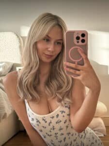 Comptes OnlyFans Gratuits : Filles à suivre sans abonnement